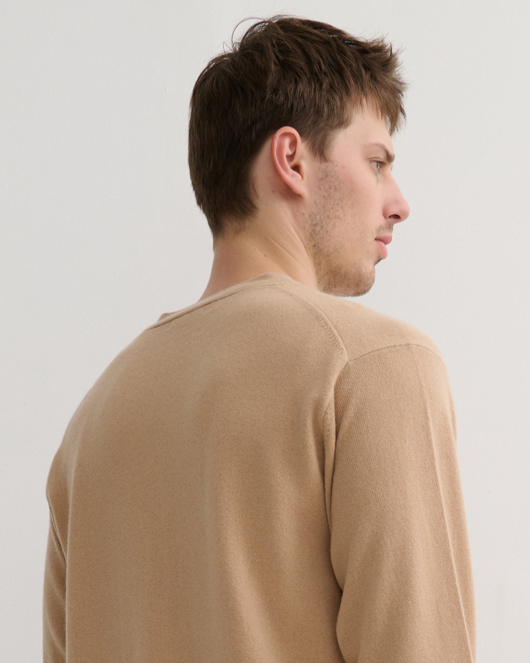 MEN'S CASHMERE V NECK CARDIGAN - CAMEL