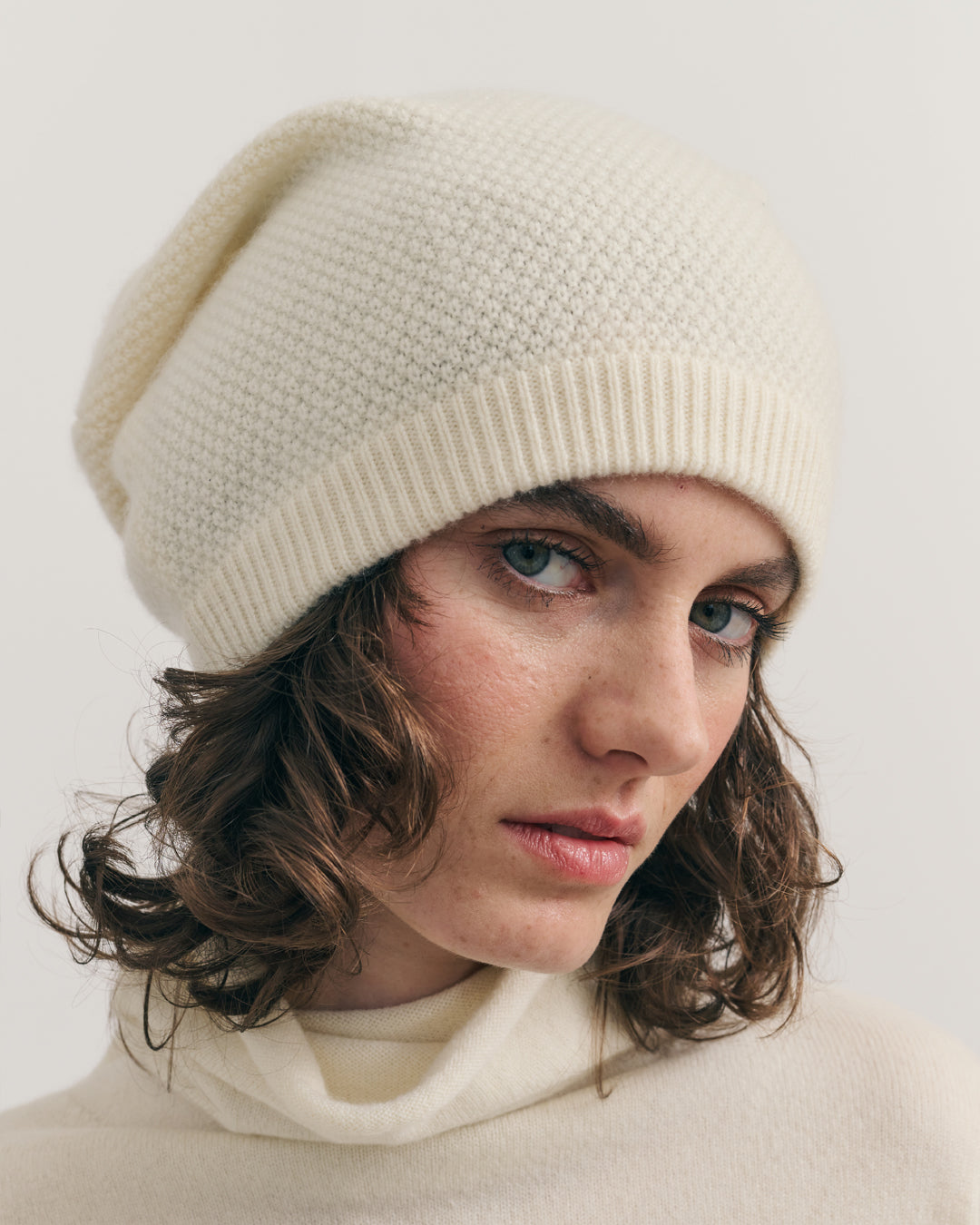 PINAPPLE KNIT CASHMERE BEANIE - CREAM RAW