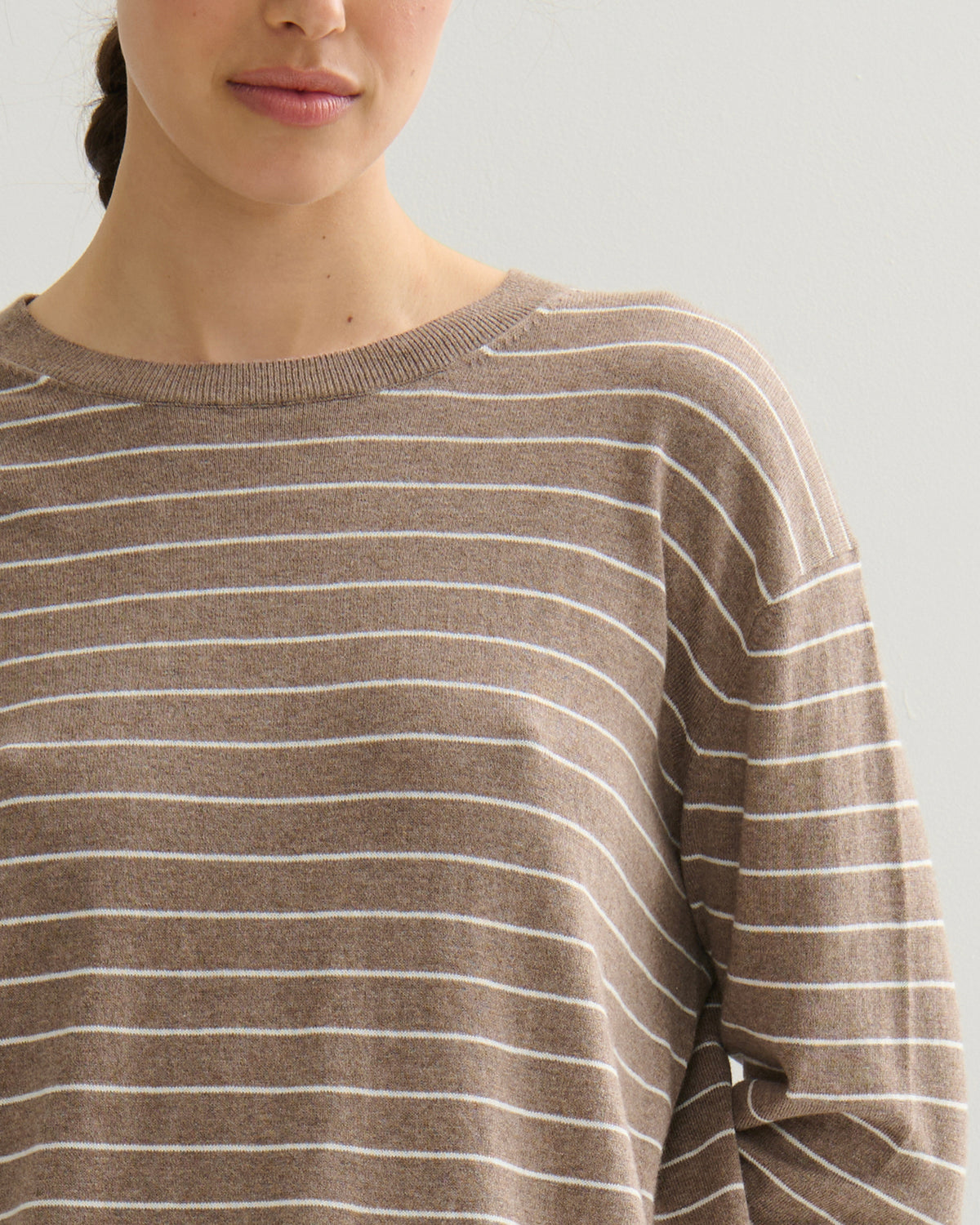 FINE STRIPE COTTON CASHMERE KNIT TEE - TAUPE