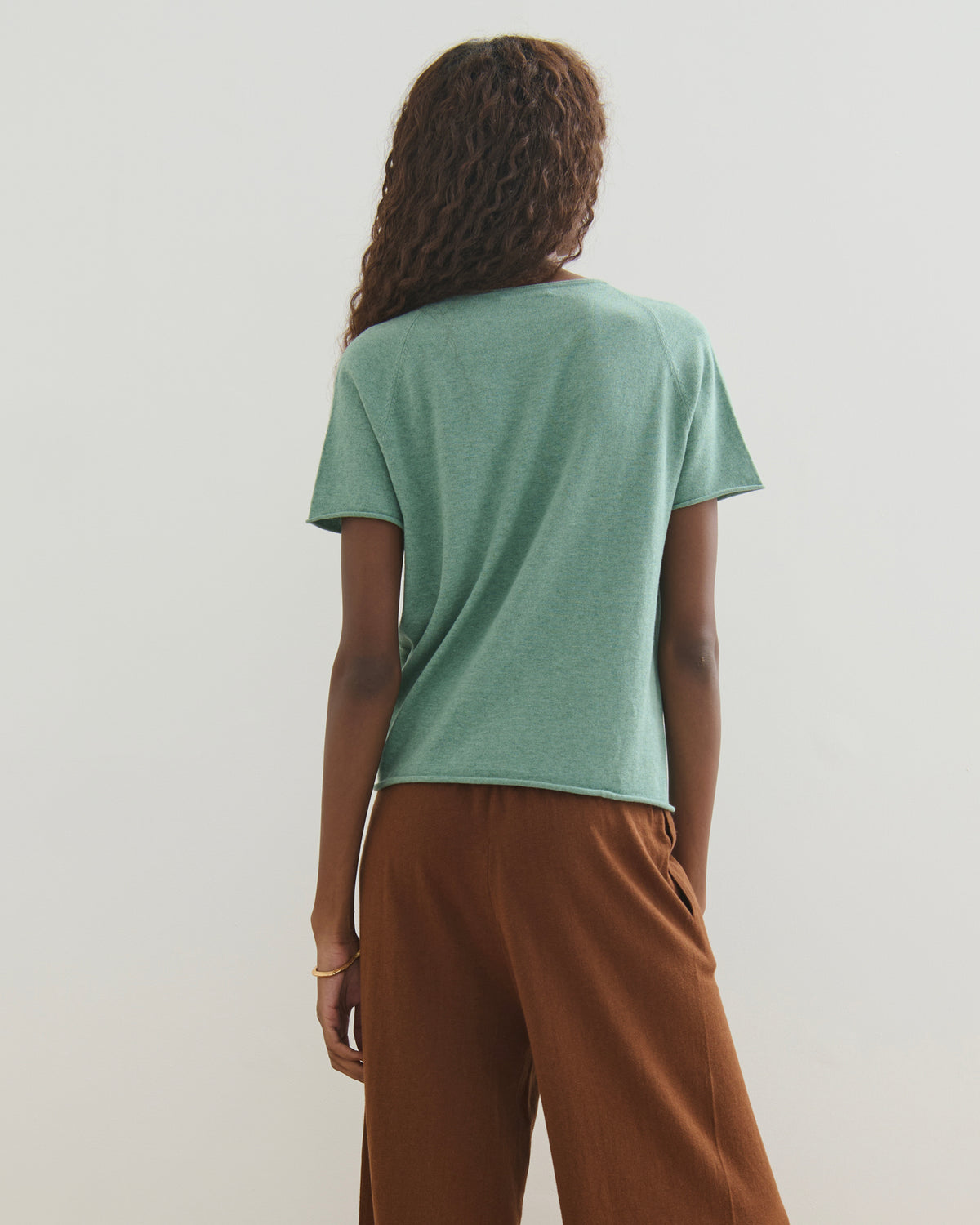 COTTON CASHMERE SCOOP NECK TEE - POWDER GREEN
