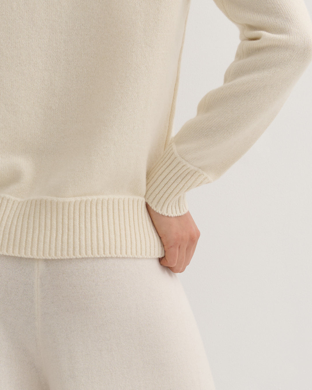 CASHMERE LUXE MOCK NECK PULLOVER - CREAM RAW