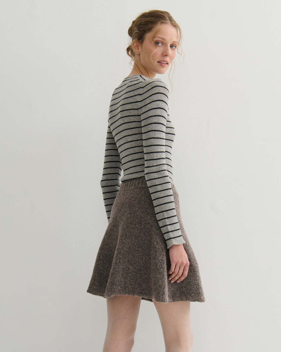 SUPERFINE RIBBED STRIPE TOP - LIGHT GREY/BLACK