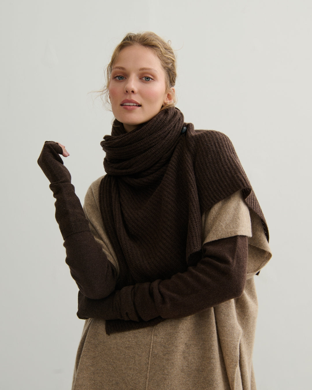 CASHMERE OVERSIZED PONCHO STYLE PULLOVER - SHIITAKE RAW