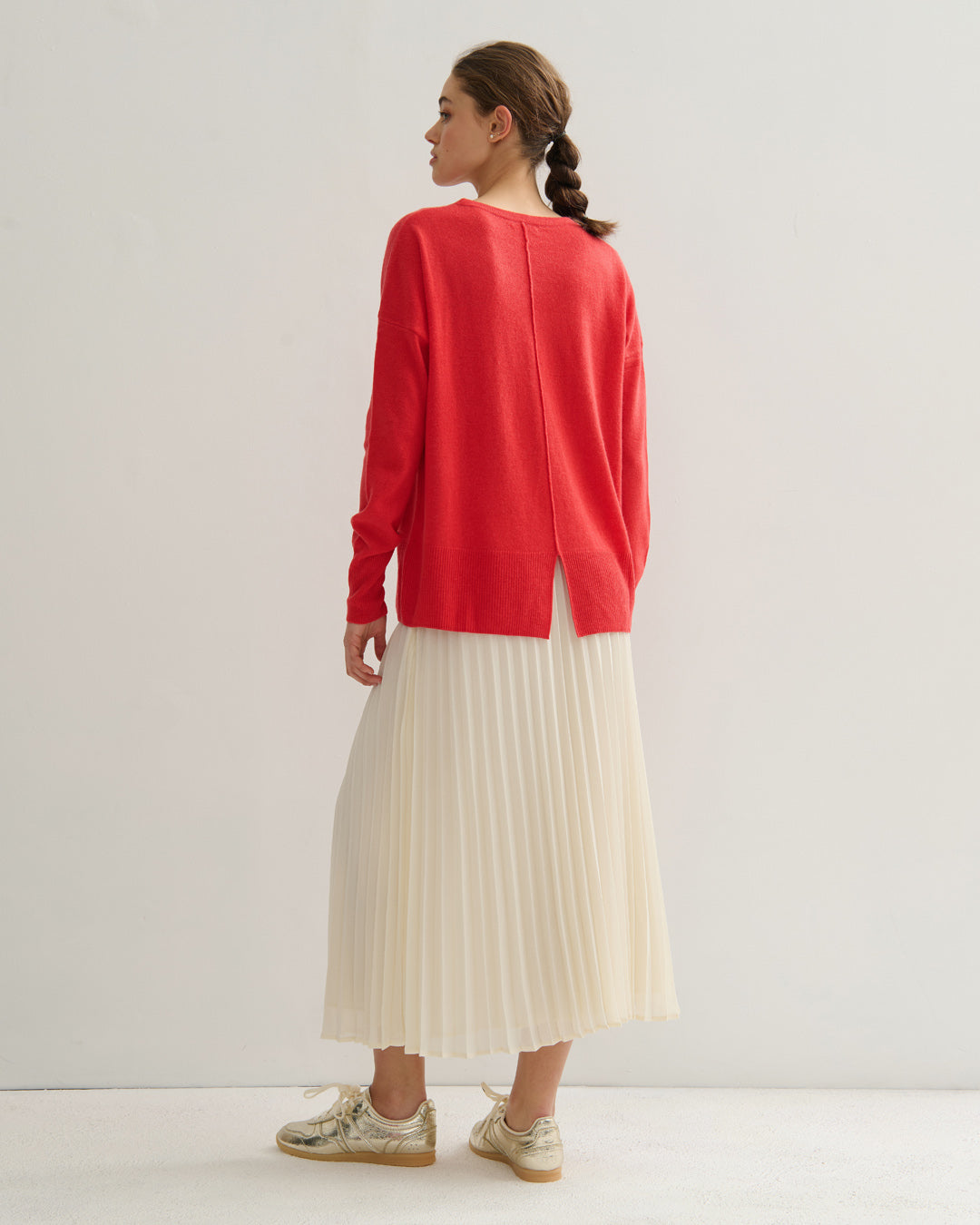 SPLIT BACK-HEM CREW NECK PULLOVER - POPPY RED