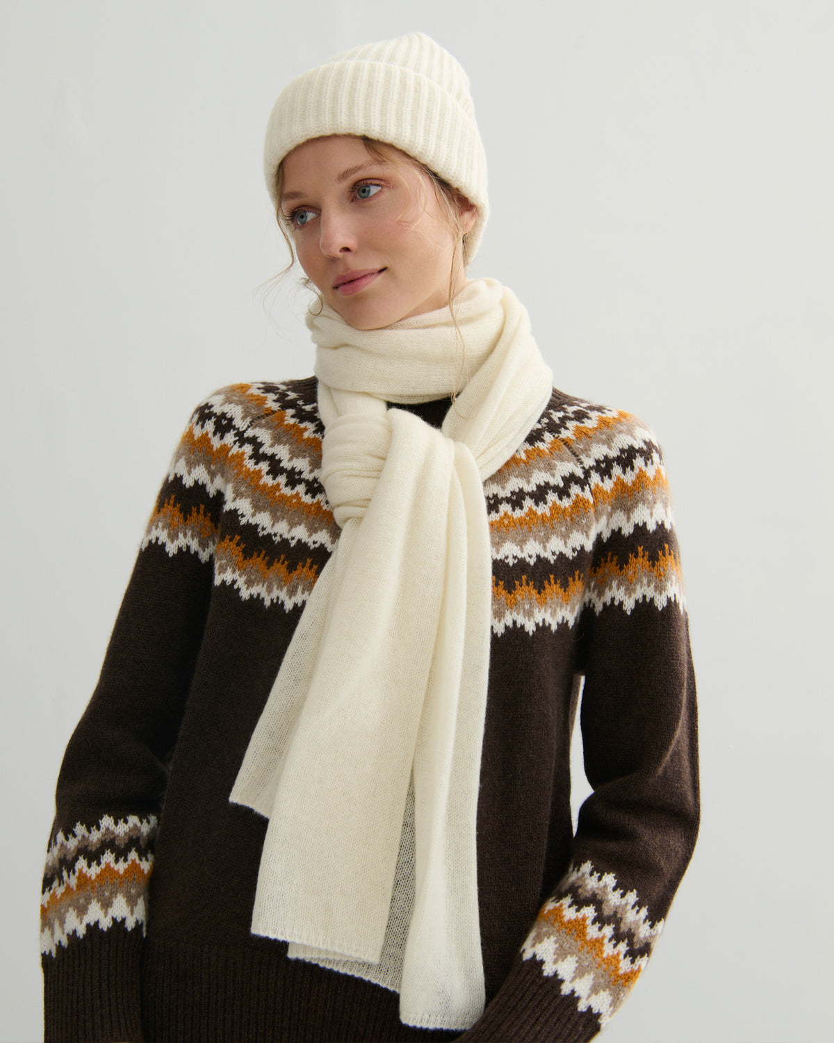 CHUNKY RIBBED CASHMERE BEANIE - CREAM RAW