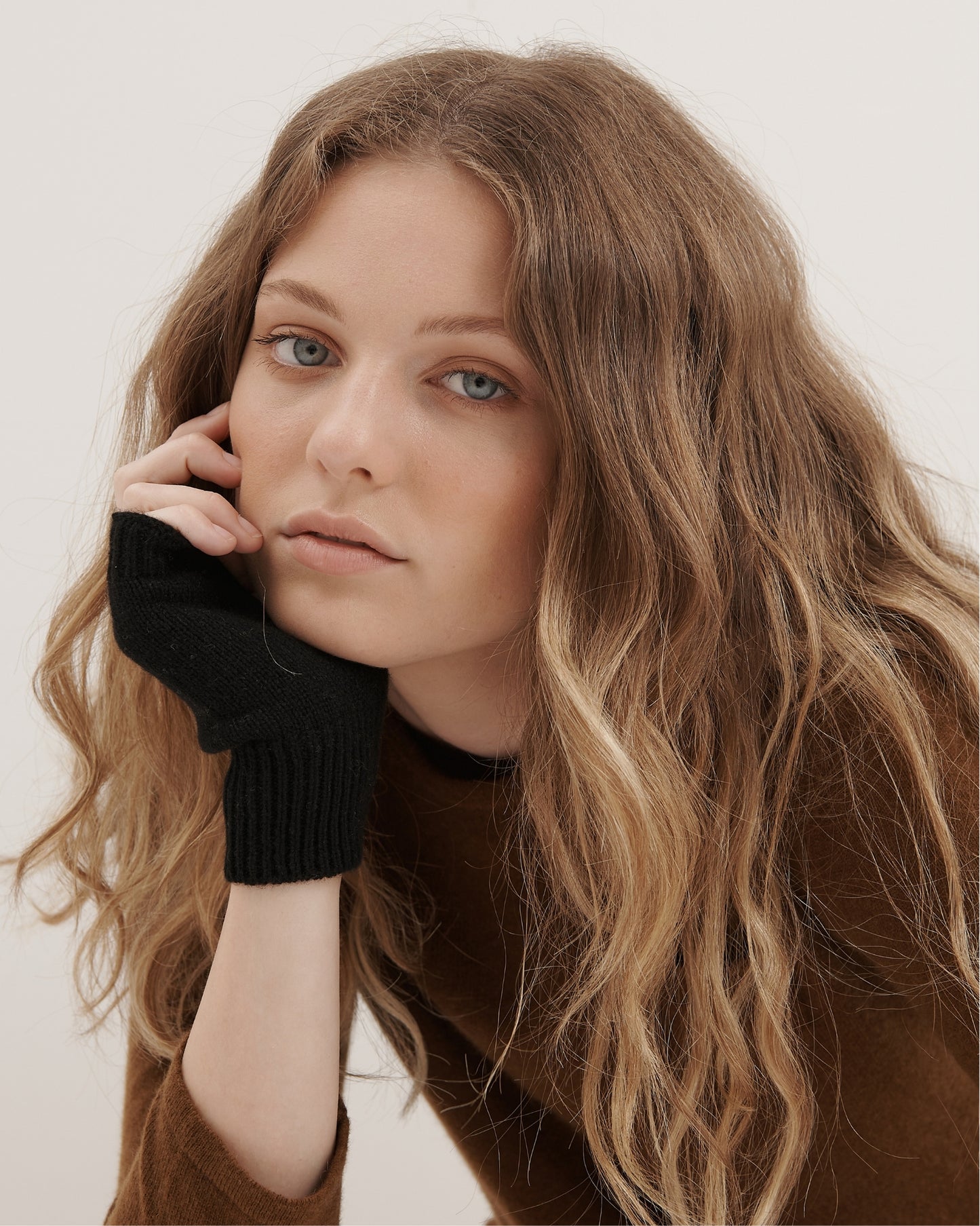 CASHMERE WRIST WARMER MITTENS - BLACK