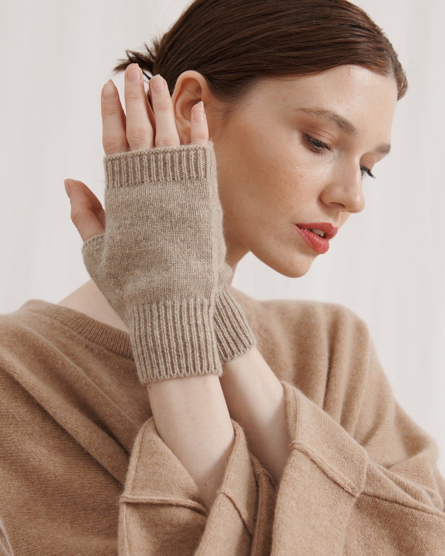 CASHMERE WRIST WARMER MITTENS - WHEAT