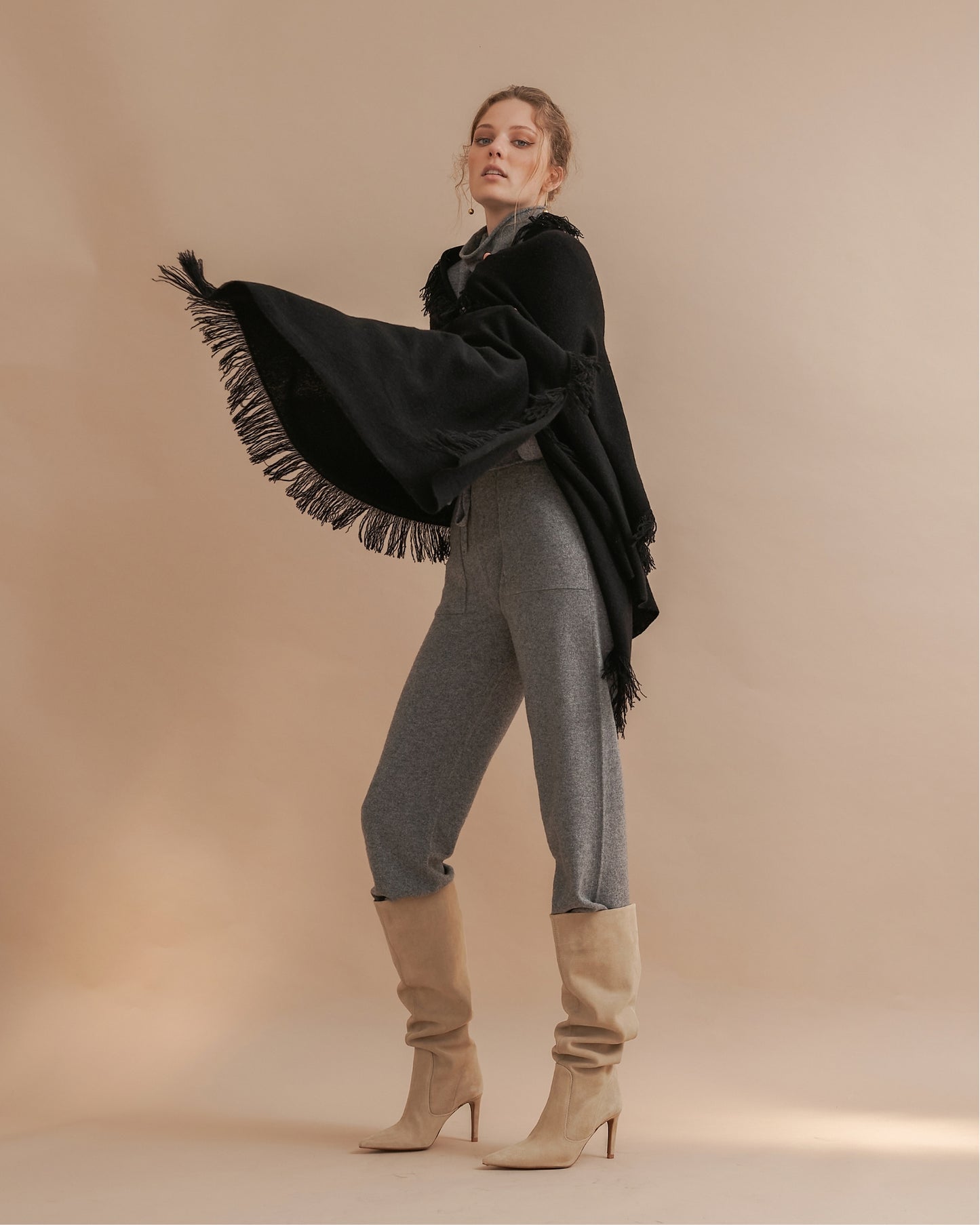 OVERSIZED CASHMERE FRINGE SHAWL - BLACK