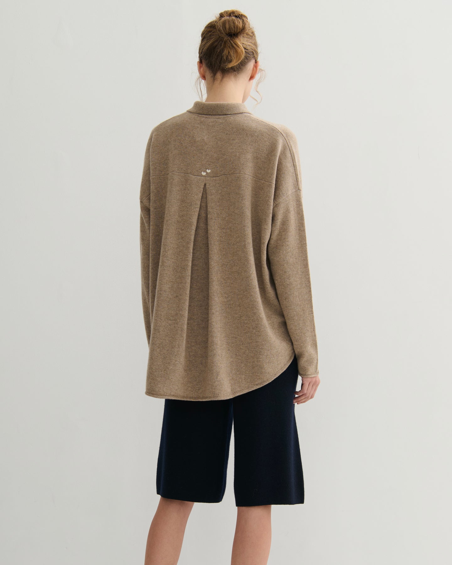 Undyed cashmere shirt cardigan with pleated back detail