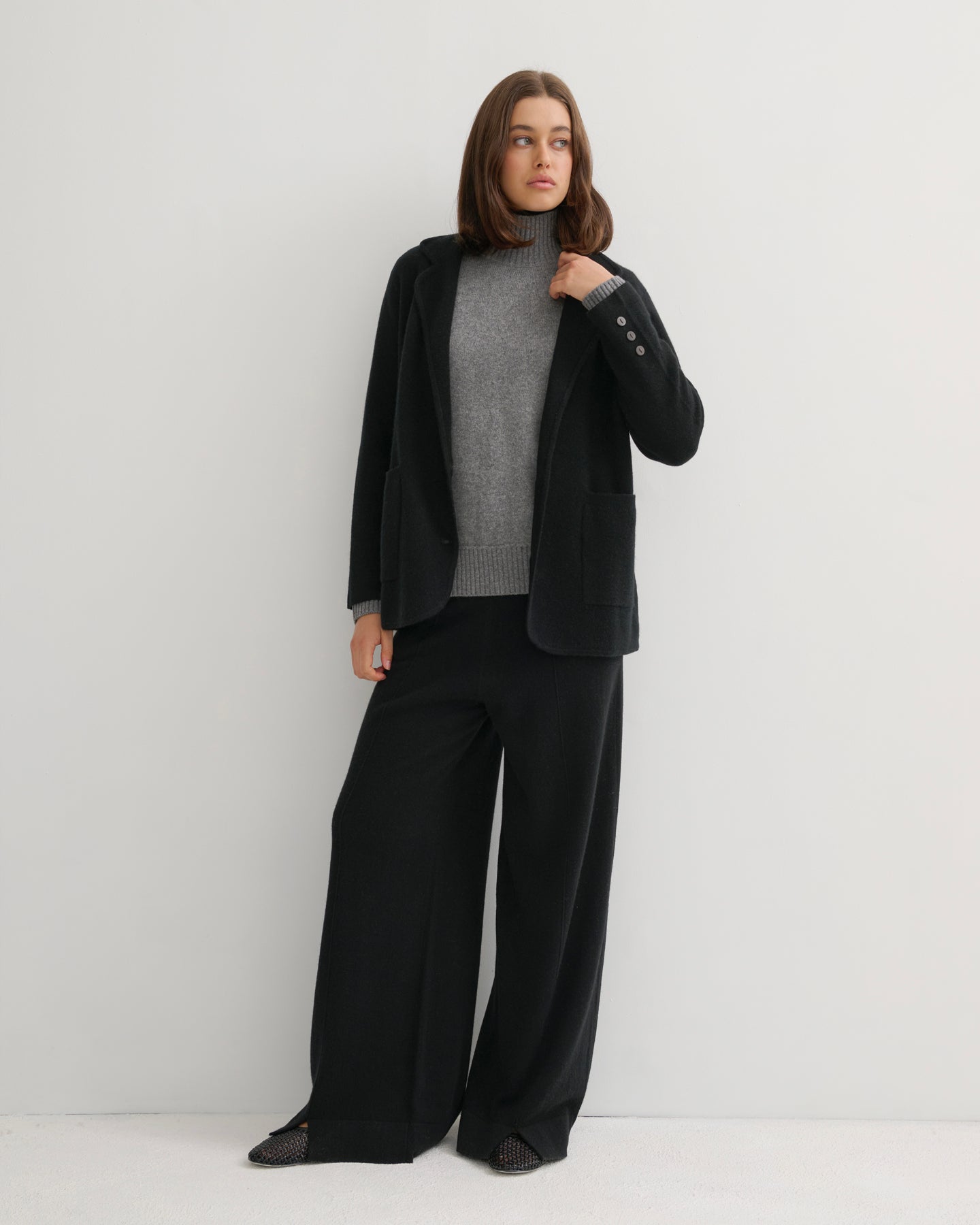 CASHMERE POWER BLAZER - BLACK