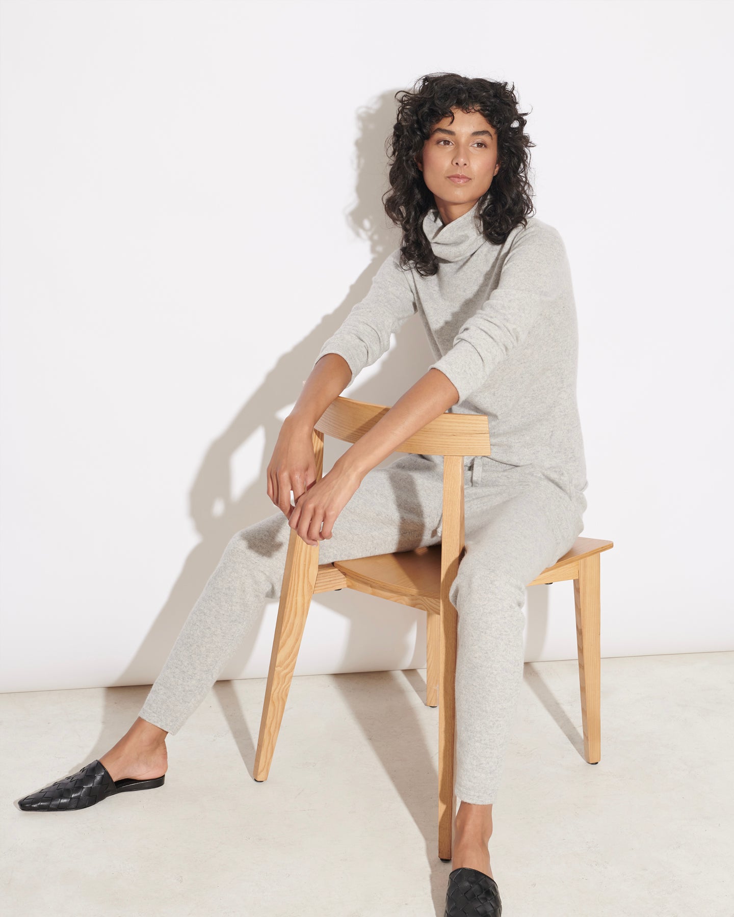 BE SPOILED CASHMERE TRACK PANTS - LIGHT GREY