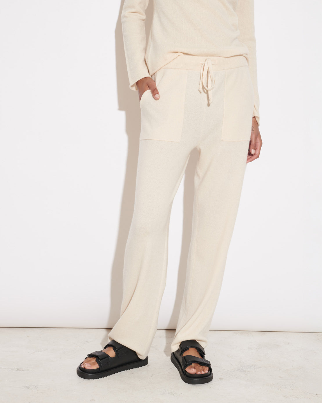 CASHMERE STRAIGHT LEG PANTS - VANILLA