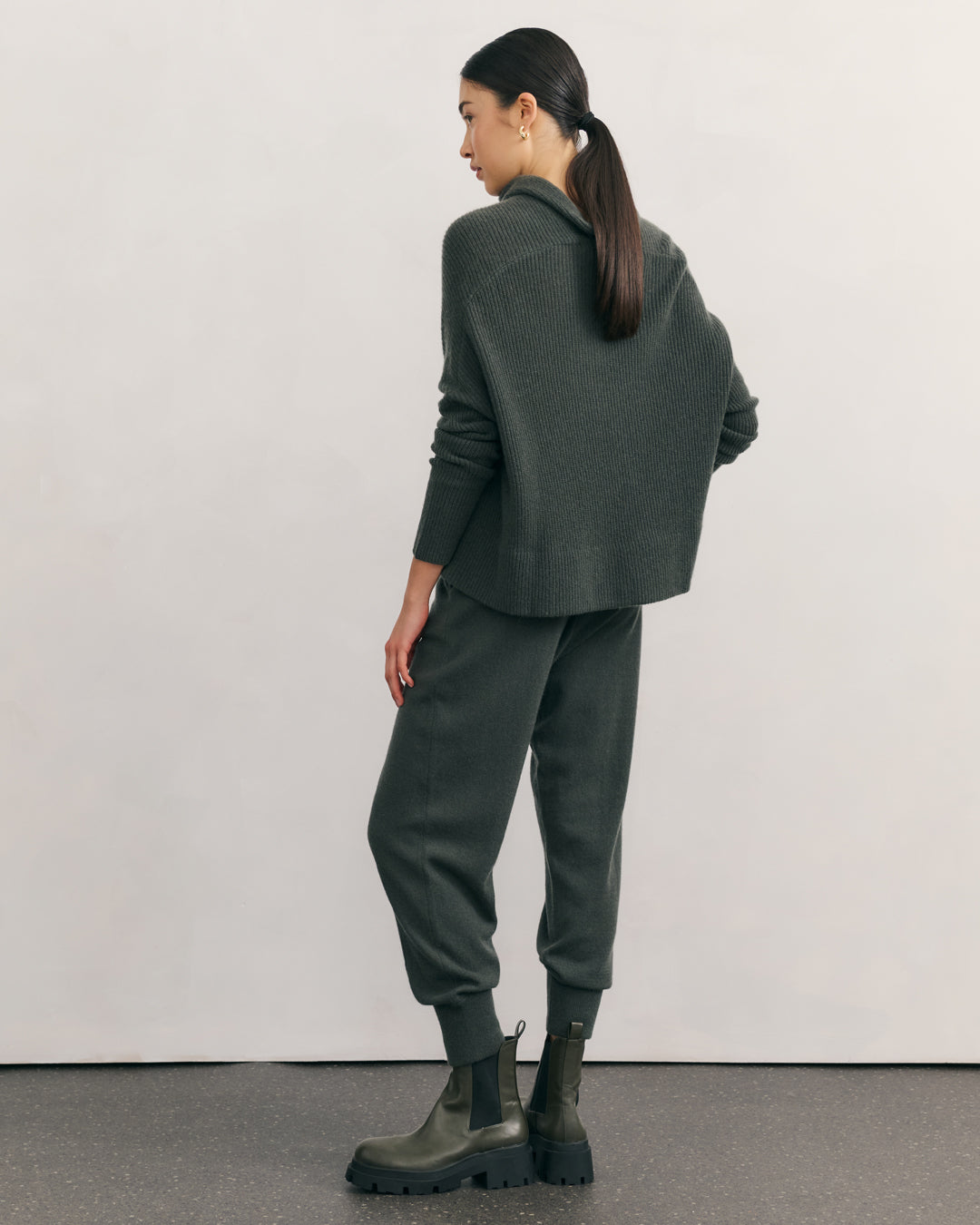 CASHMERE VOYAGER PANTS - TEA LEAF