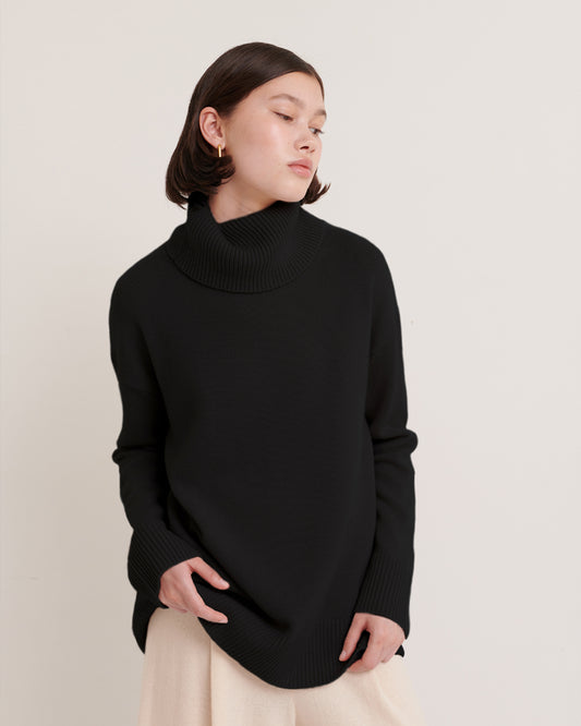 CHUNKY OVERSIZED ROLLNECK PULLOVER - BLACK