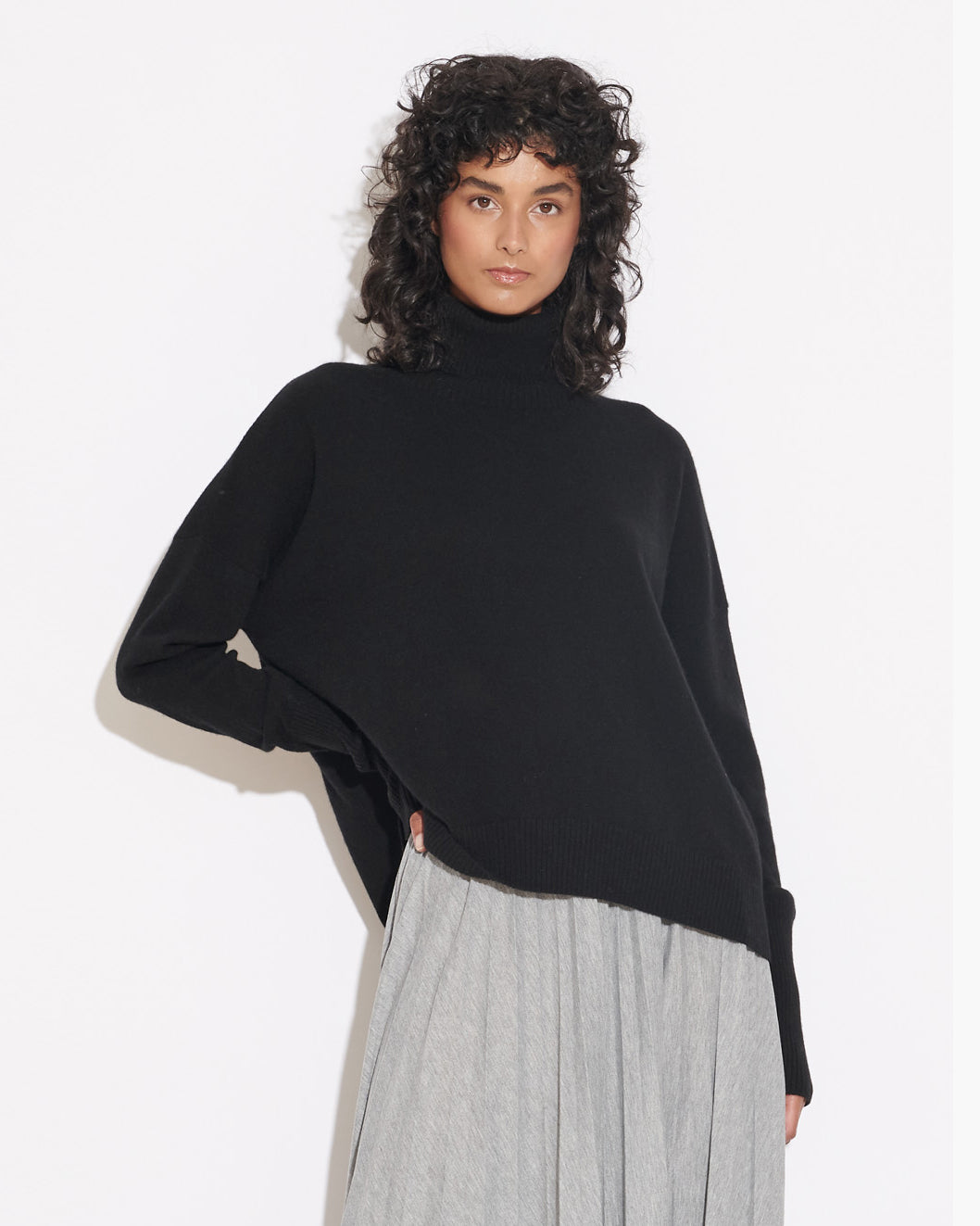 CASHMERE RELAXED ROLLNECK PULLOVER - BLACK