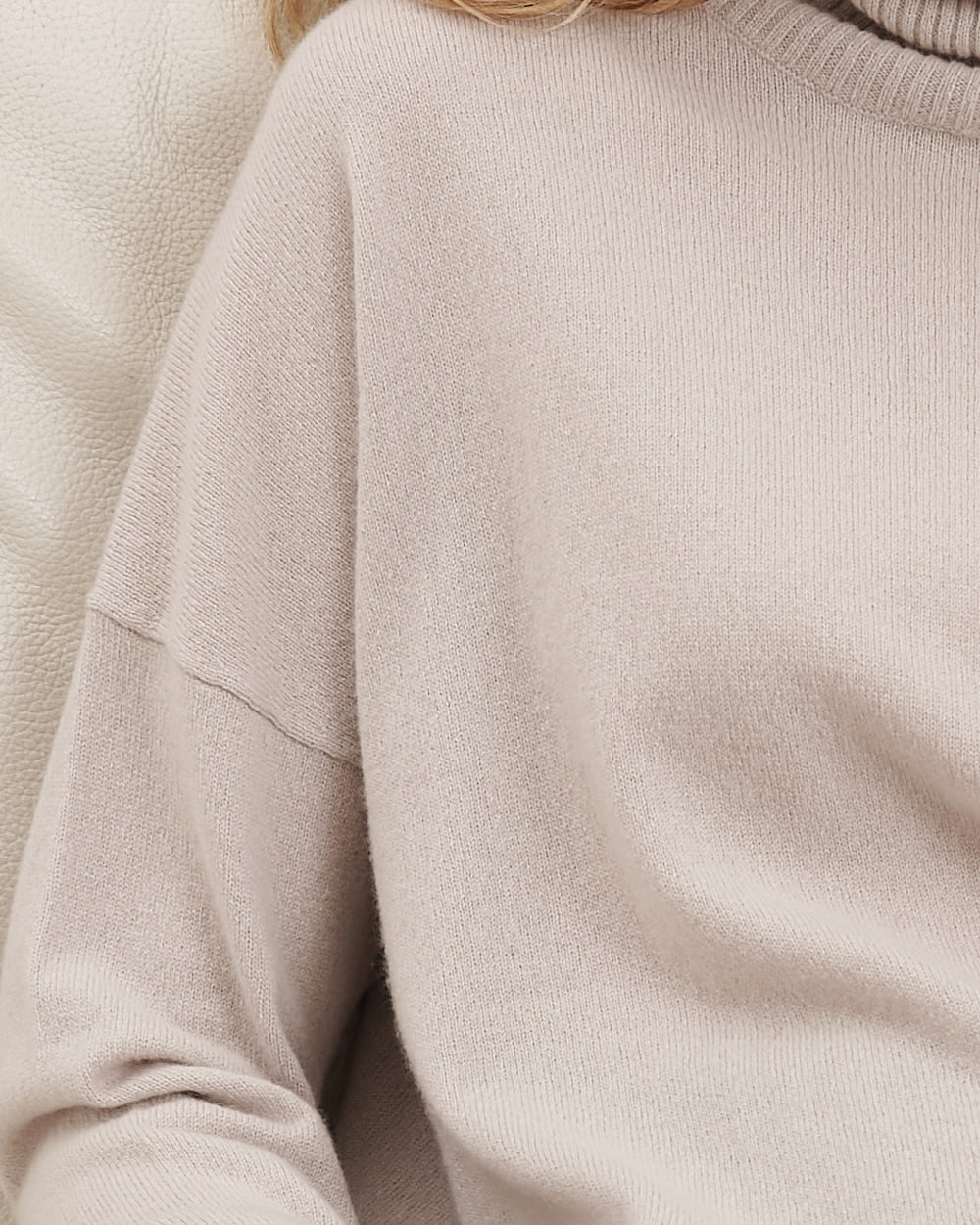 CASHMERE RELAXED ROLLNECK PULLOVER - ZEN PEBBLE