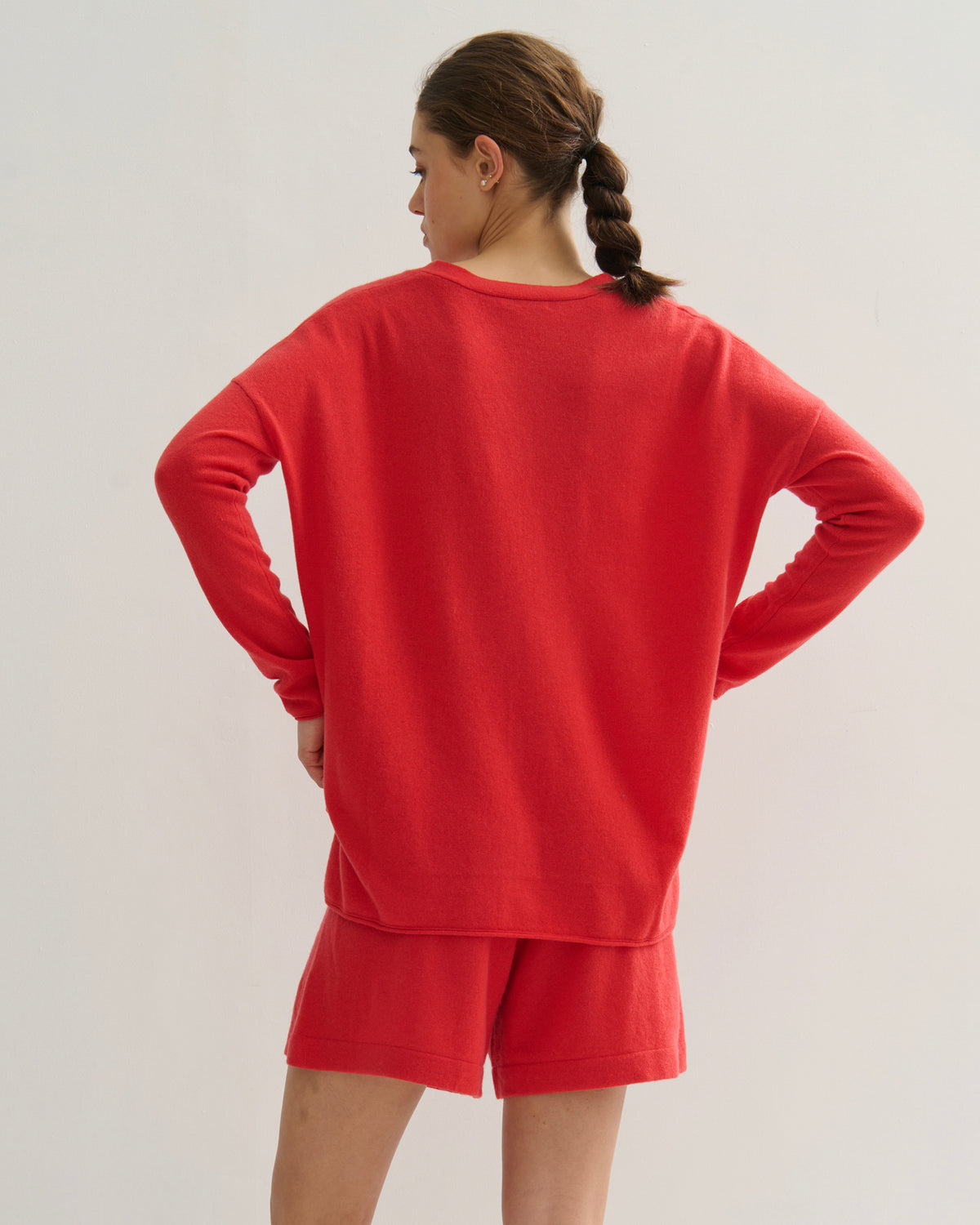V NECK SPLIT SIDE CASHMERE PULLOVER - POPPY RED