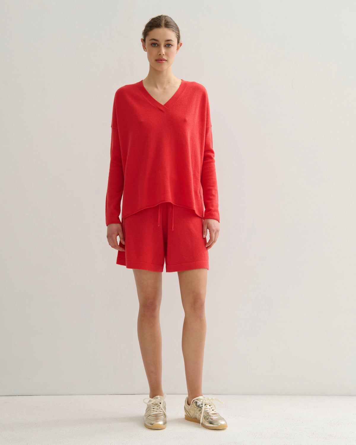 V NECK SPLIT SIDE CASHMERE PULLOVER - POPPY RED