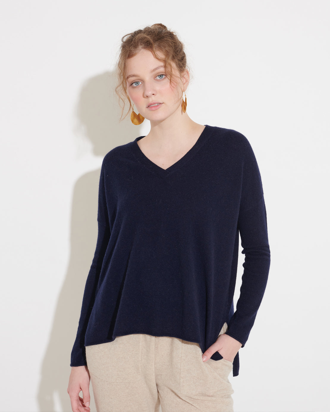 V NECK SPLIT SIDE CASHMERE PULLOVER - NAVY