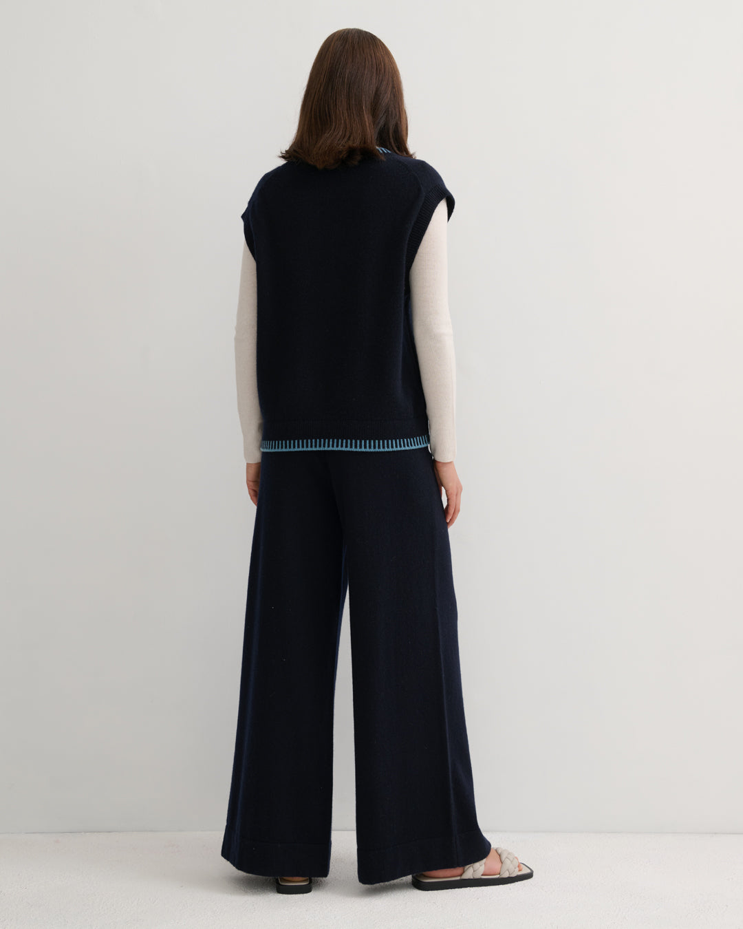 CONTRAST TRIM CASHMERE VEST - NAVY