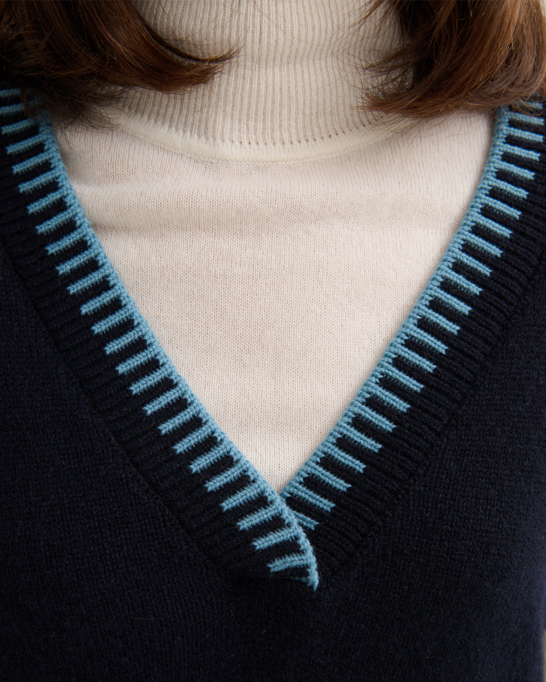 CONTRAST TRIM CASHMERE VEST - NAVY