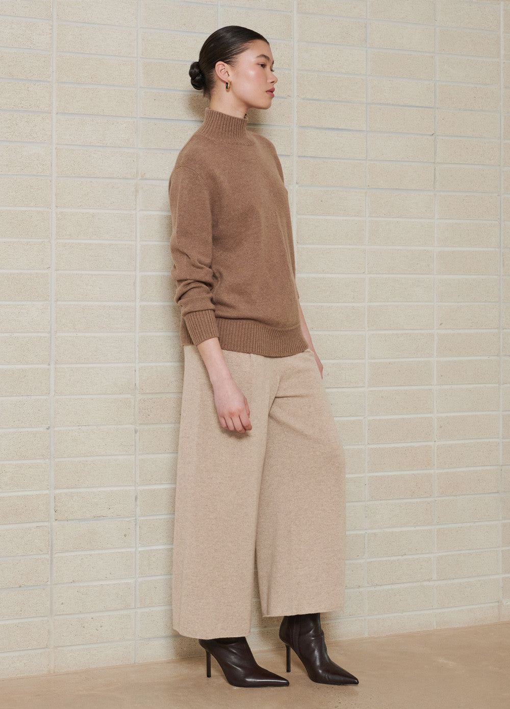 CASHMERE LUXE MOCK NECK PULLOVER - WHISKEY