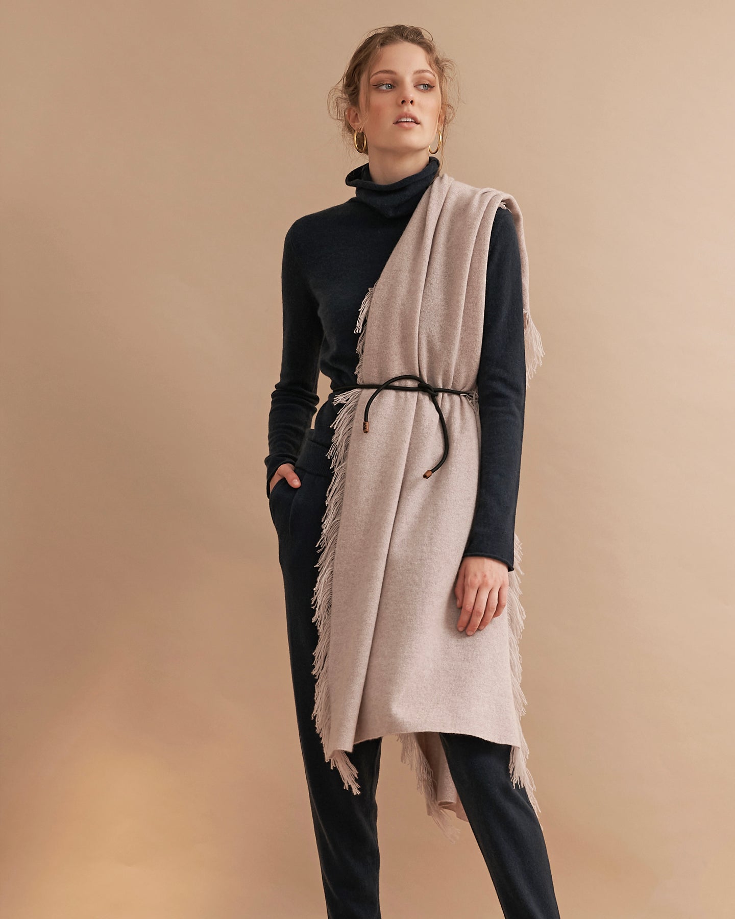 OVERSIZED CASHMERE FRINGE SHAWL - DUSKY PINK