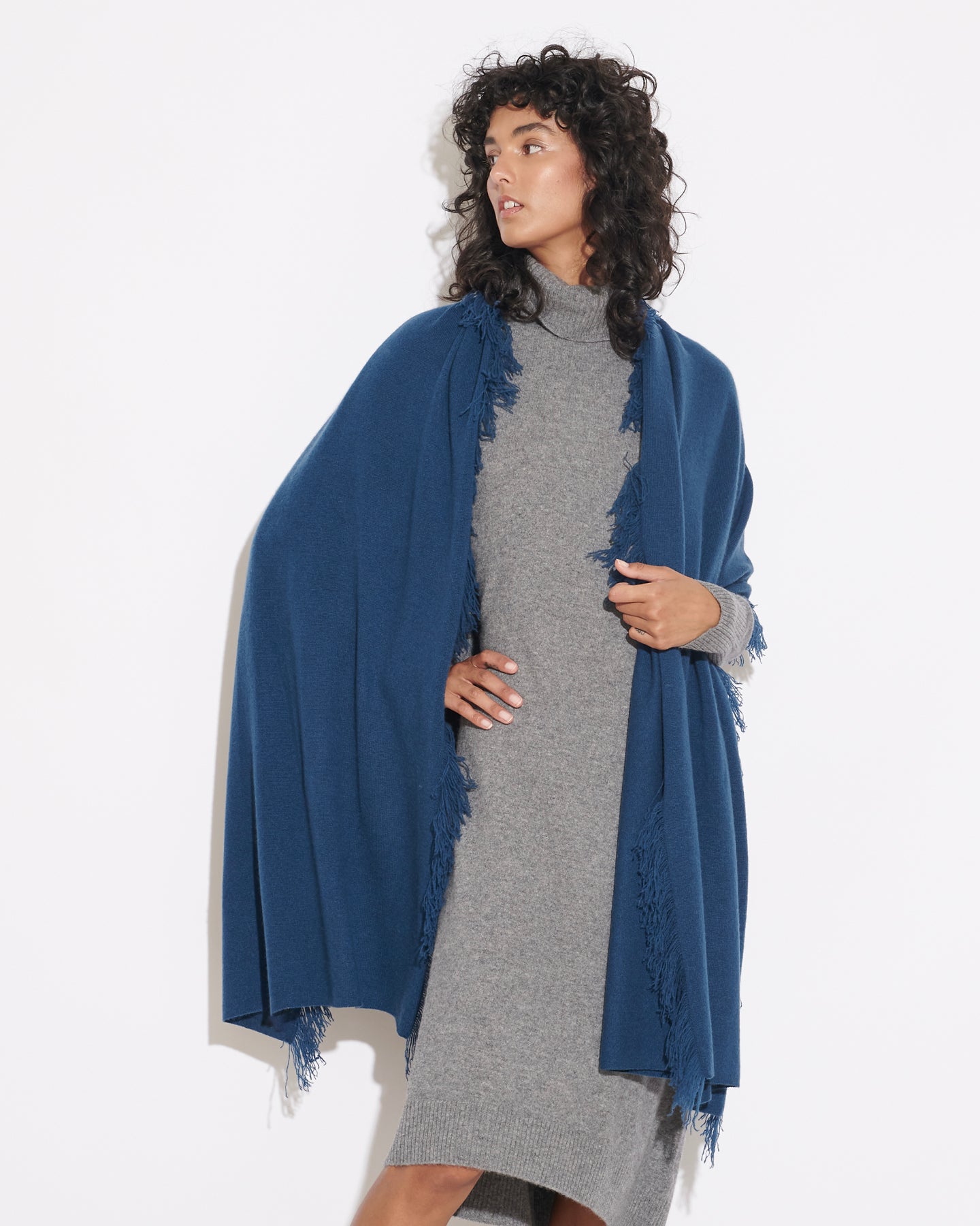 OVERSIZED CASHMERE FRINGE SHAWL - OCEAN BLUE