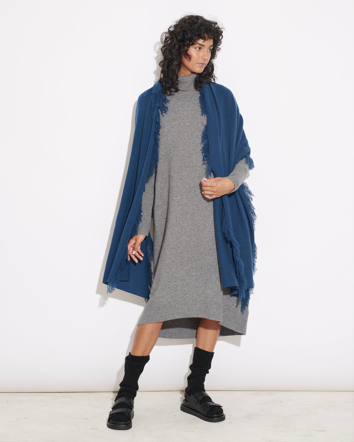 OVERSIZED CASHMERE FRINGE SHAWL - OCEAN BLUE