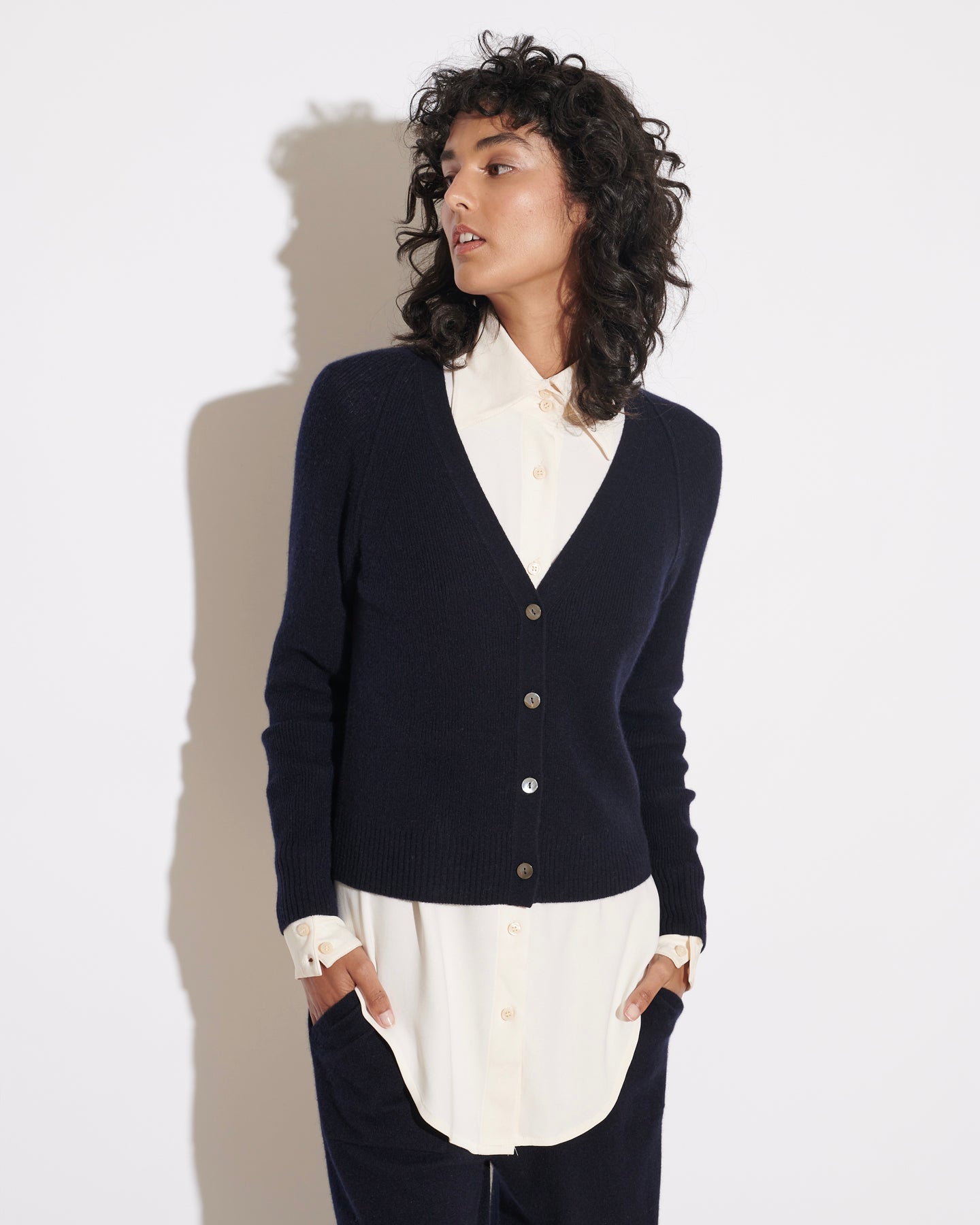 THE CLOUD V NECK CARDIGAN - NAVY