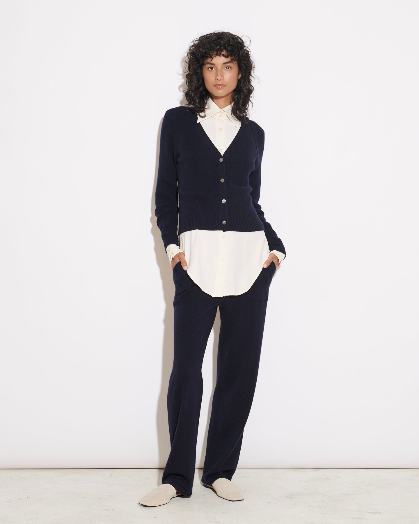 THE CLOUD V NECK CARDIGAN - NAVY