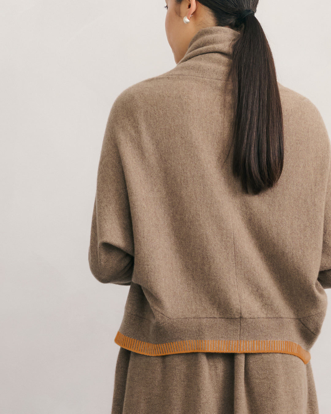 CASHMERE UPSIDE DOWN CARDIGAN - SHIITAKE