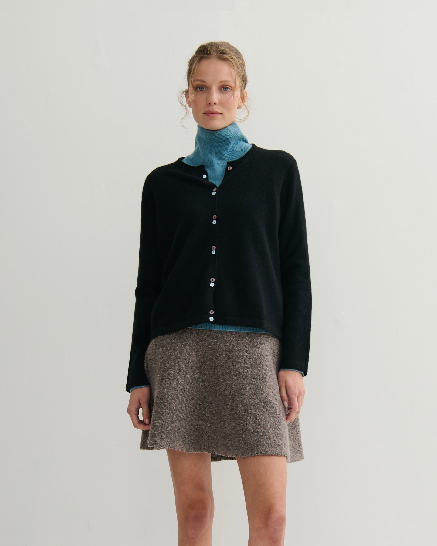 EASY DAYS CASHMERE DOUBLE BOTTON CARDIGAN - BLACK