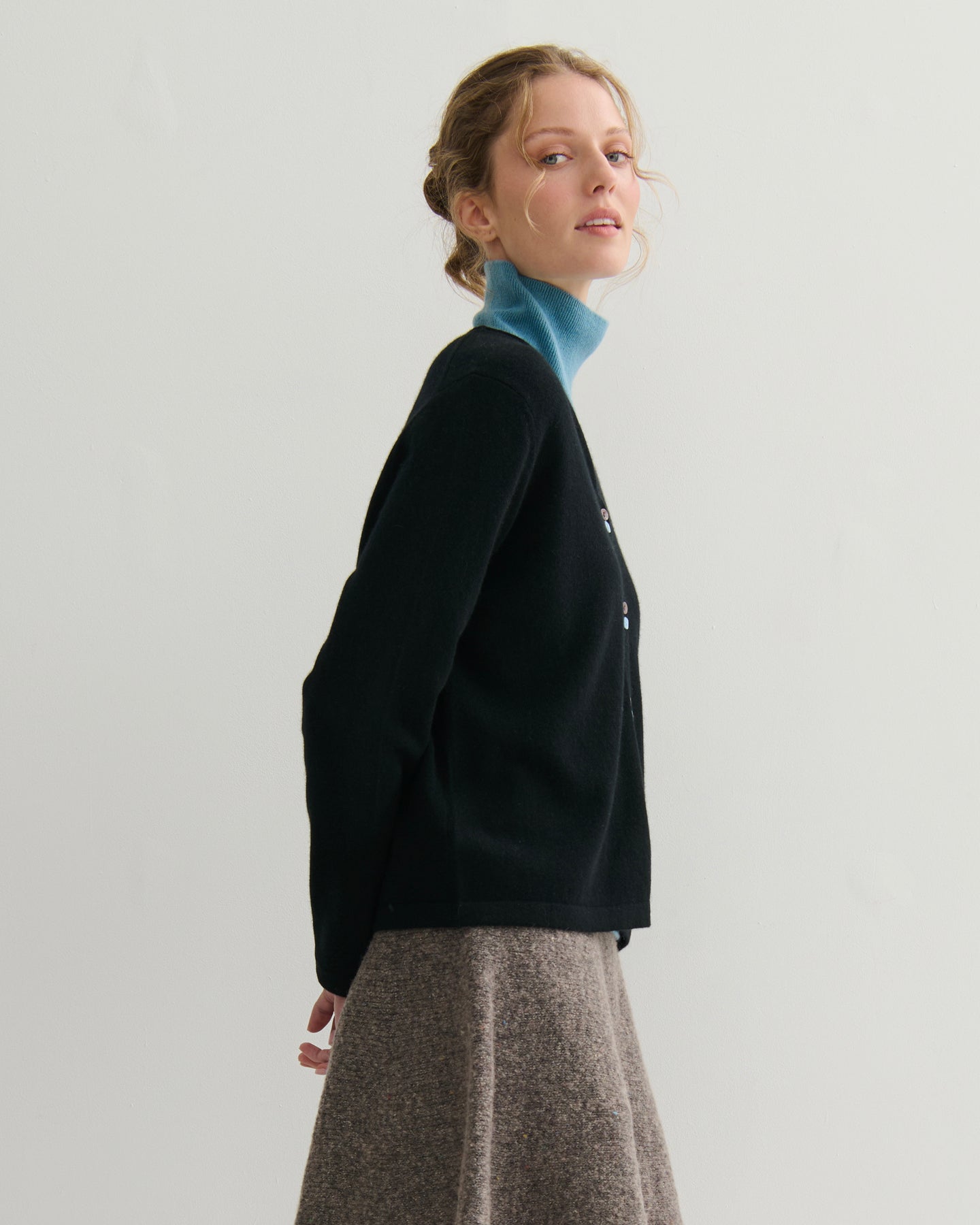 EASY DAYS CASHMERE DOUBLE BOTTON CARDIGAN - BLACK