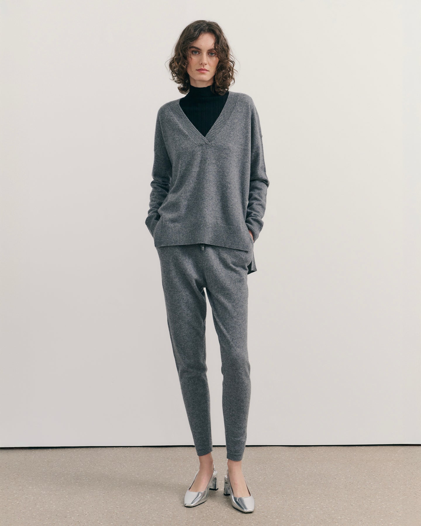 BE SPOILED CASHMERE TRACK PANTS - MID GREY