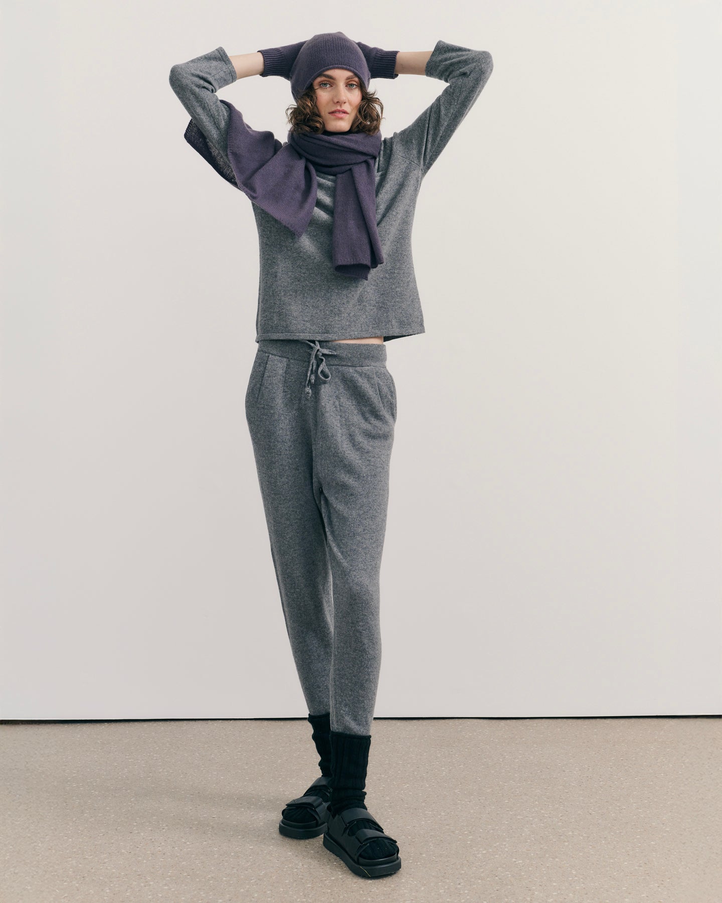 BE SPOILED CASHMERE TRACK PANTS - MID GREY