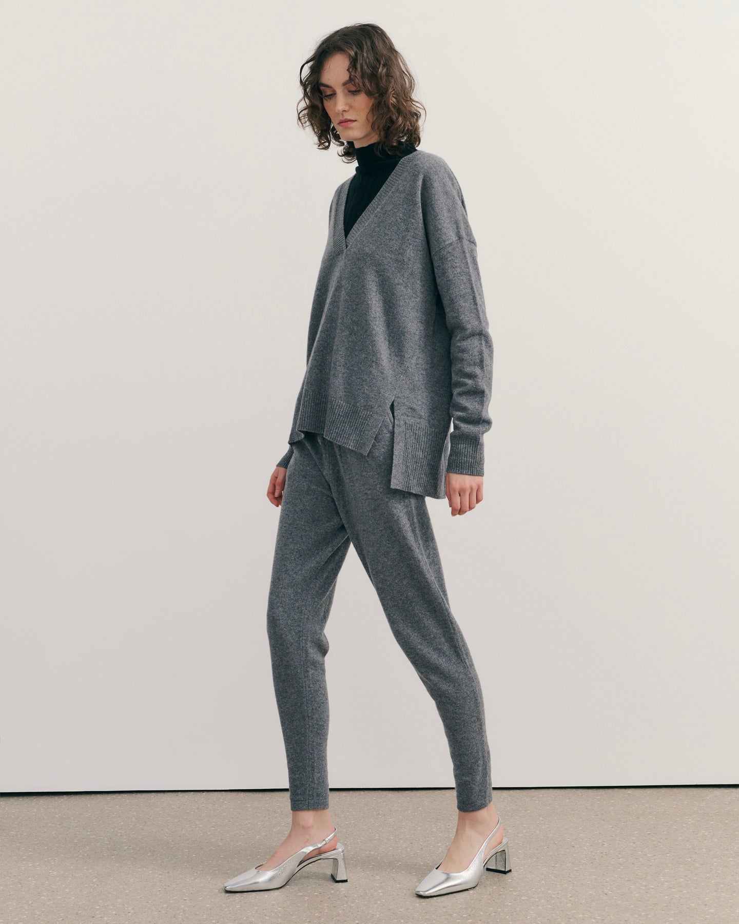 BE SPOILED CASHMERE TRACK PANTS - MID GREY