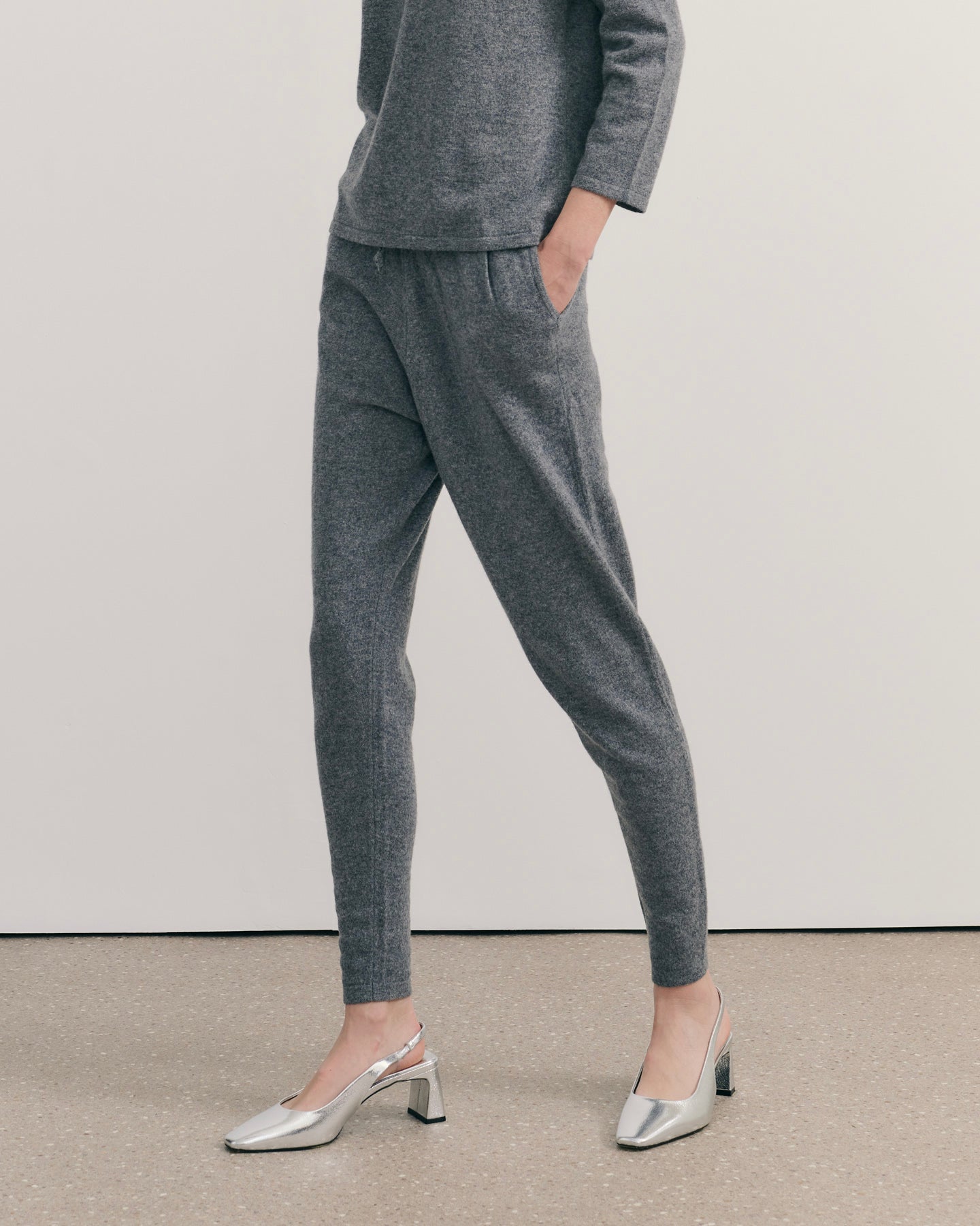 BE SPOILED CASHMERE TRACK PANTS - MID GREY
