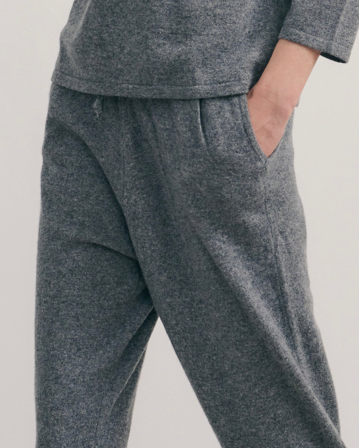 BE SPOILED CASHMERE TRACK PANTS - MID GREY