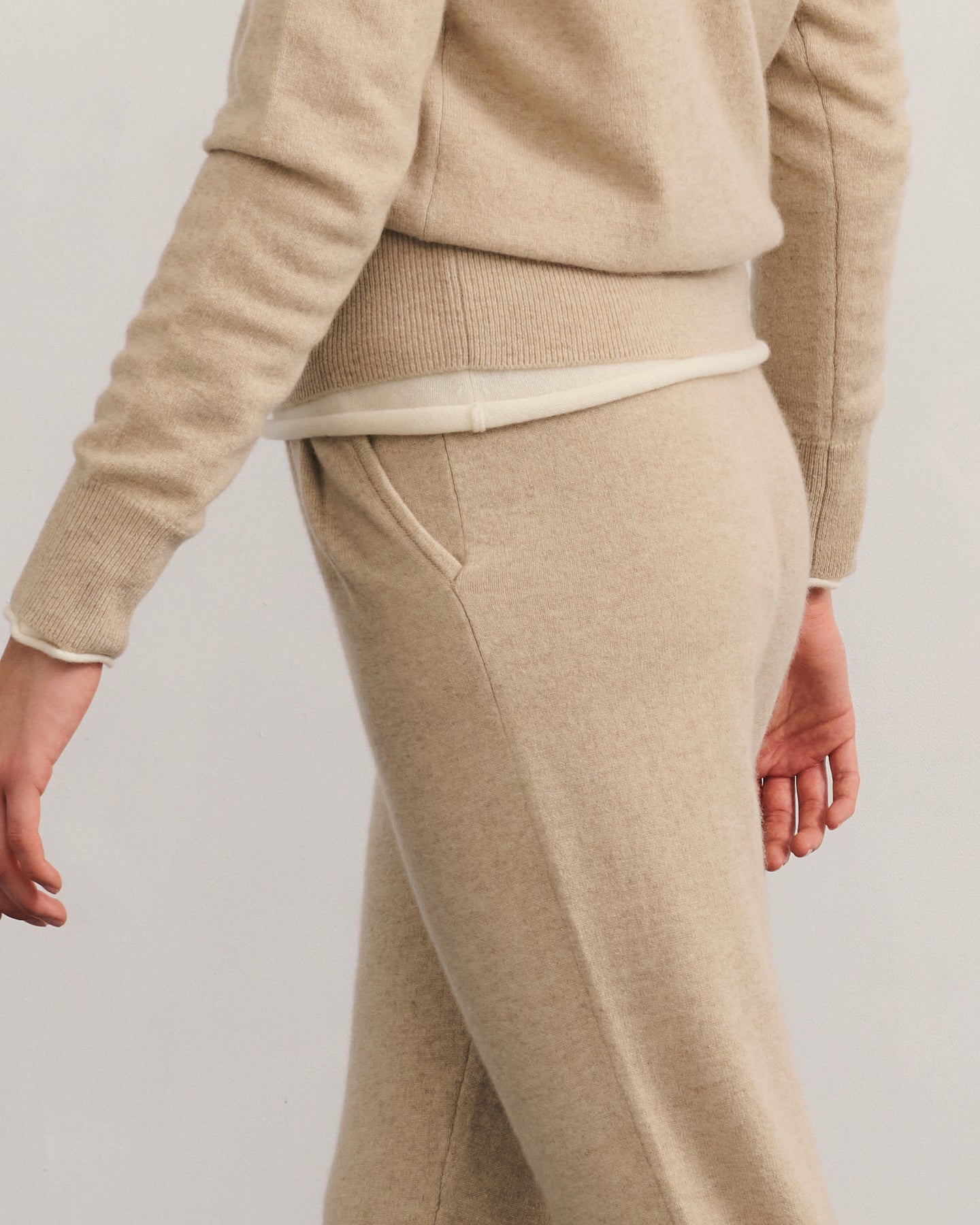 BE SPOILED CASHMERE TRACK PANTS - BEIGE RAW