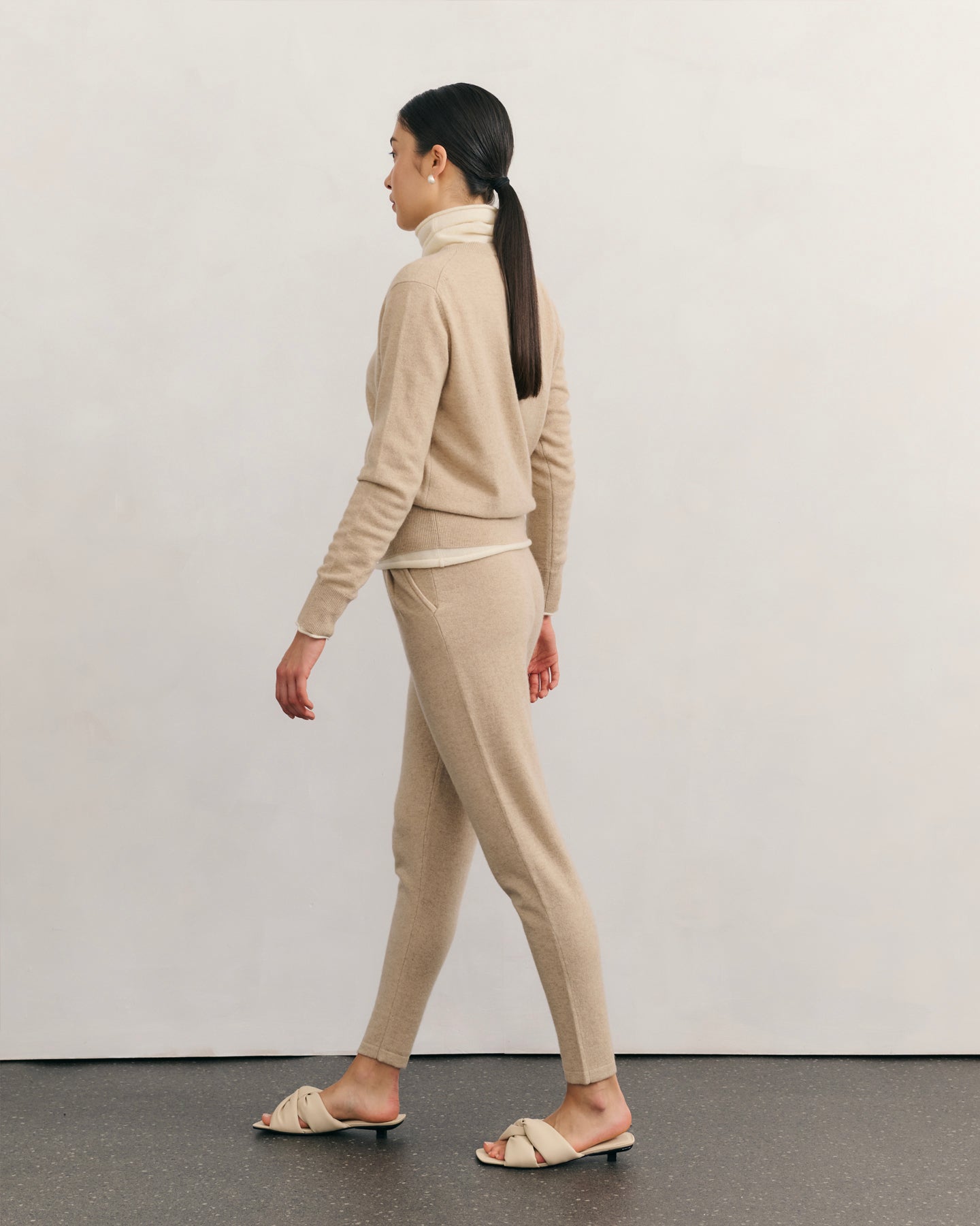 BE SPOILED CASHMERE TRACK PANTS - BEIGE RAW