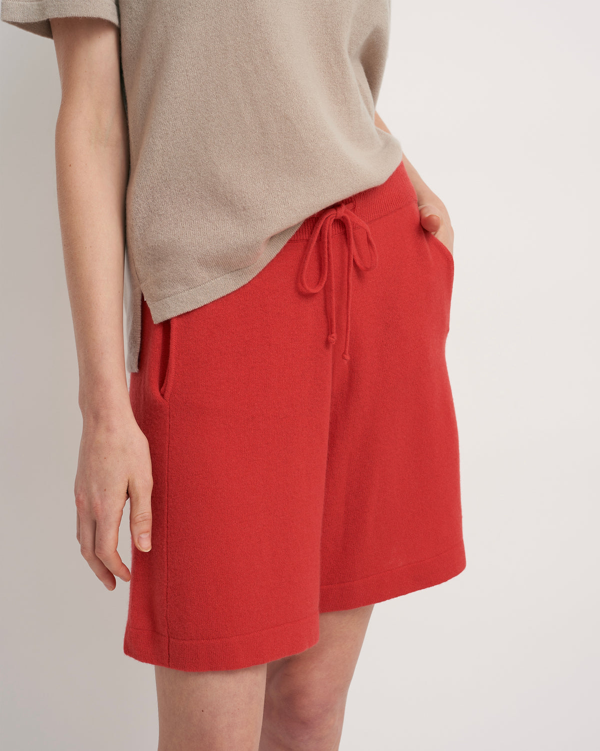 CASHMERE WIDE LEG SHORTS - POPPY RED