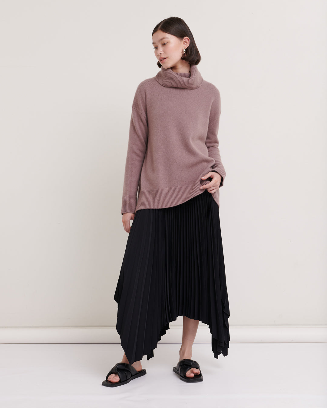 CHUNKY OVERSIZED ROLLNECK PULLOVER - CLAY