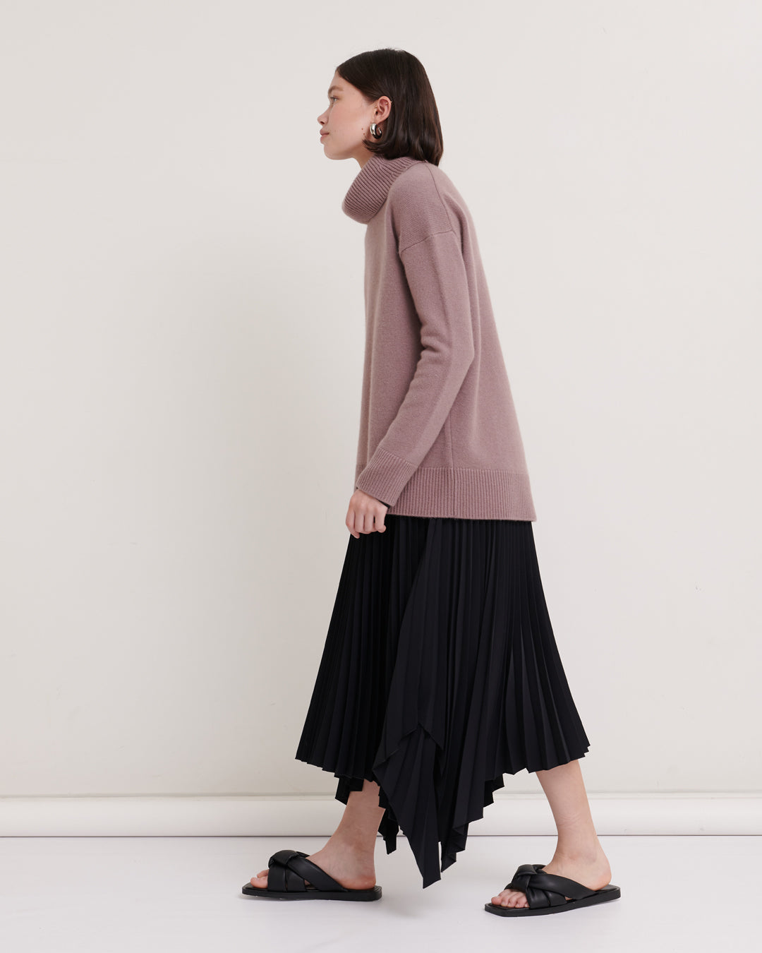 CHUNKY OVERSIZED ROLLNECK PULLOVER - CLAY