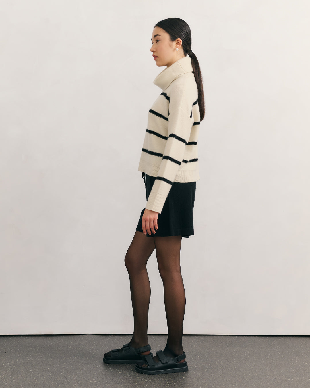 STRUCTURED FOLD NECK CASHMERE PULLOVER - CREAM RAW
