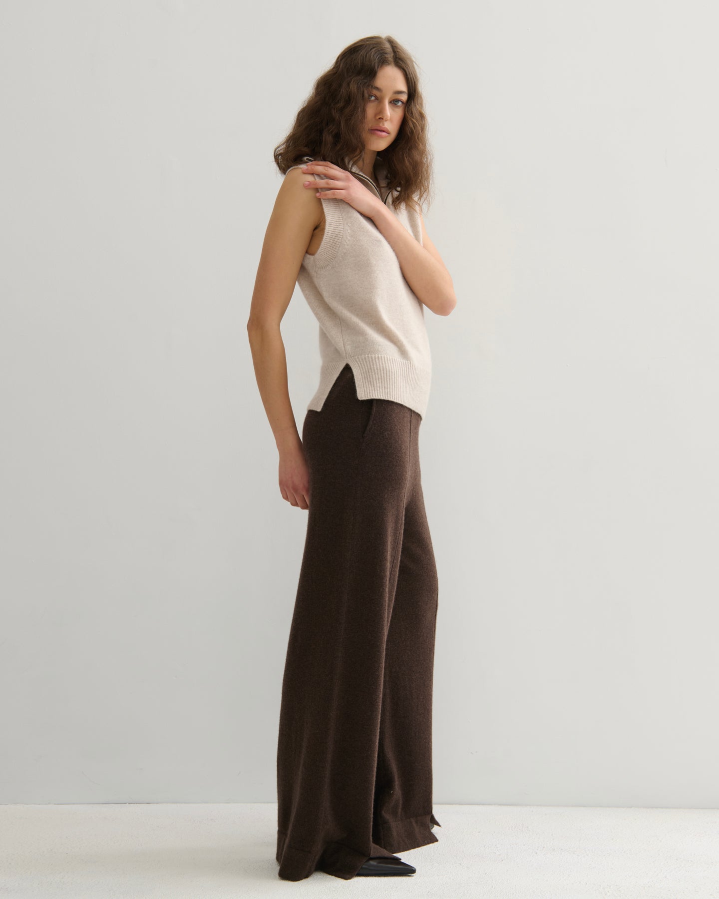 CASHMERE ZIP VEST - BEIGE RAW