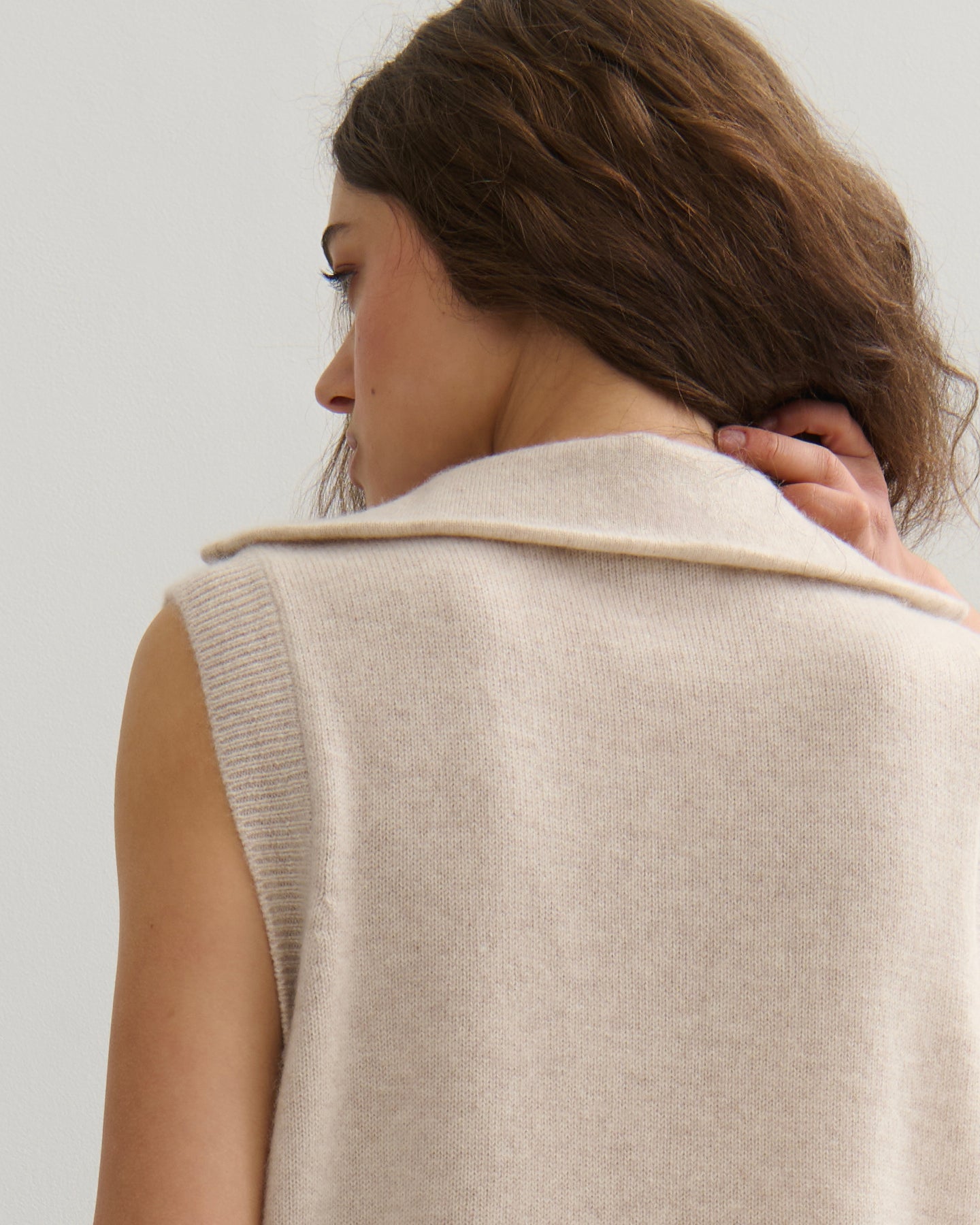 CASHMERE ZIP VEST - BEIGE RAW