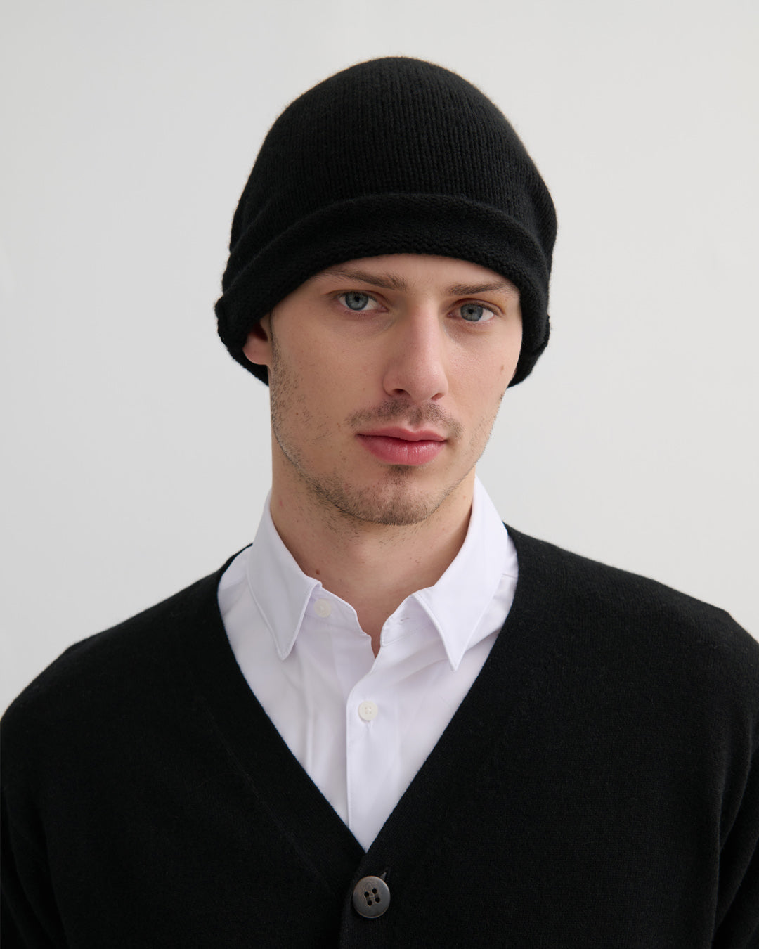 UNISEX CASHMERE ROLLED EDGE BEANIE - BLACK