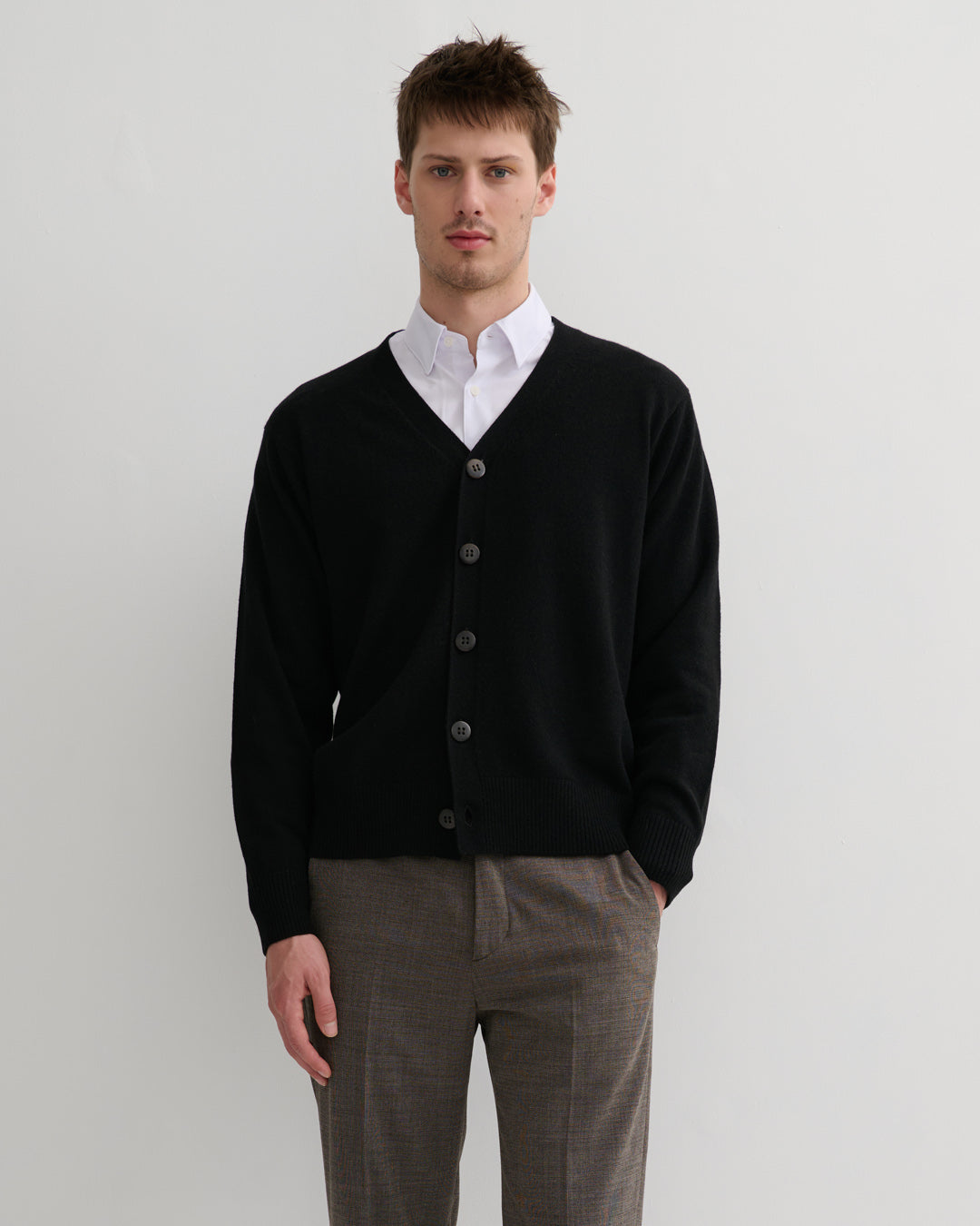 MEN'S CASHMERE V NECK CARDIGAN- BLACK