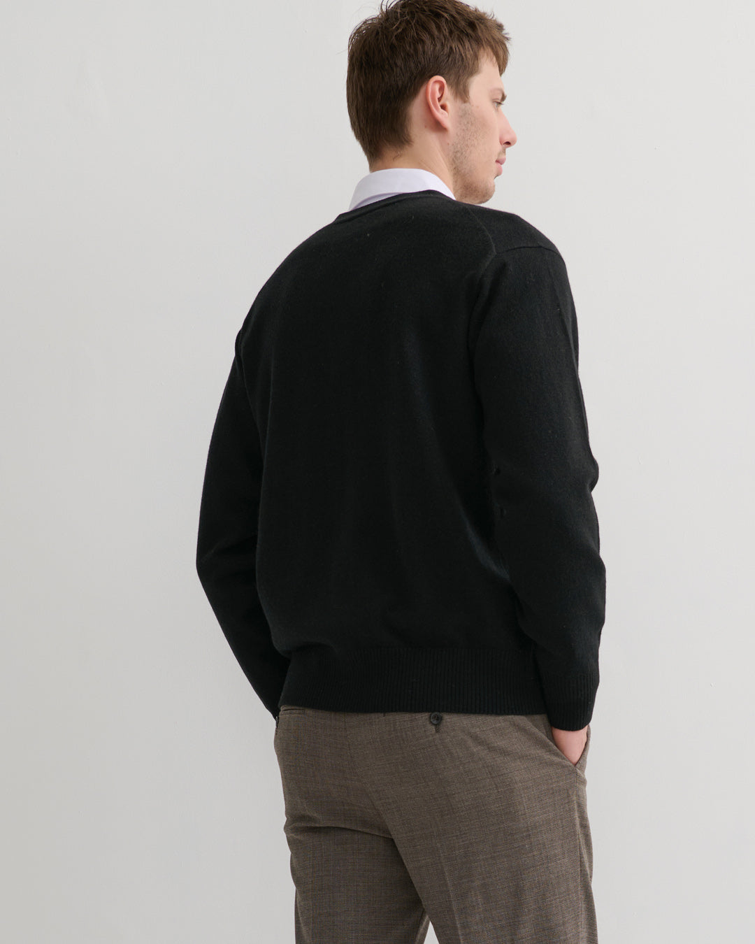 MEN'S CASHMERE V NECK CARDIGAN- BLACK
